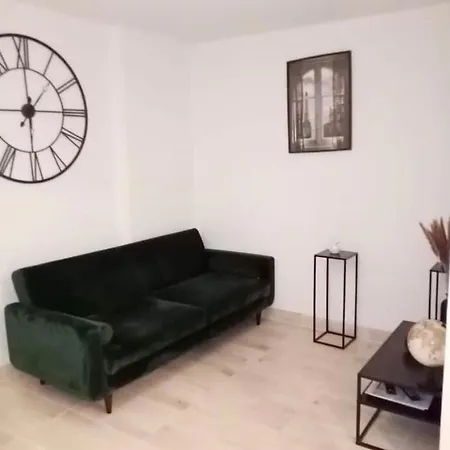 Golfe Juan : Appartement Proche Mer Apartman *