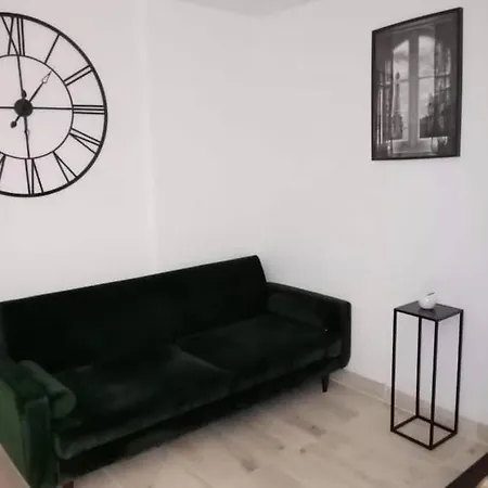 Apartament Golfe Juan : Appartement Proche Mer *